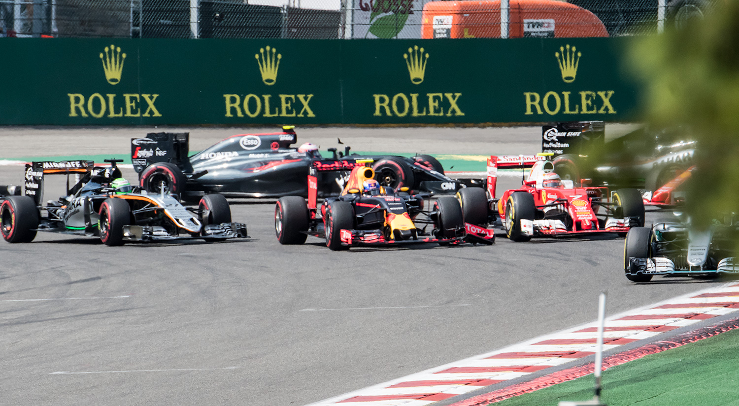 Max Verstappen & Kimi Räikkönen tangle at the start, Spa-Francorchamps, 2016