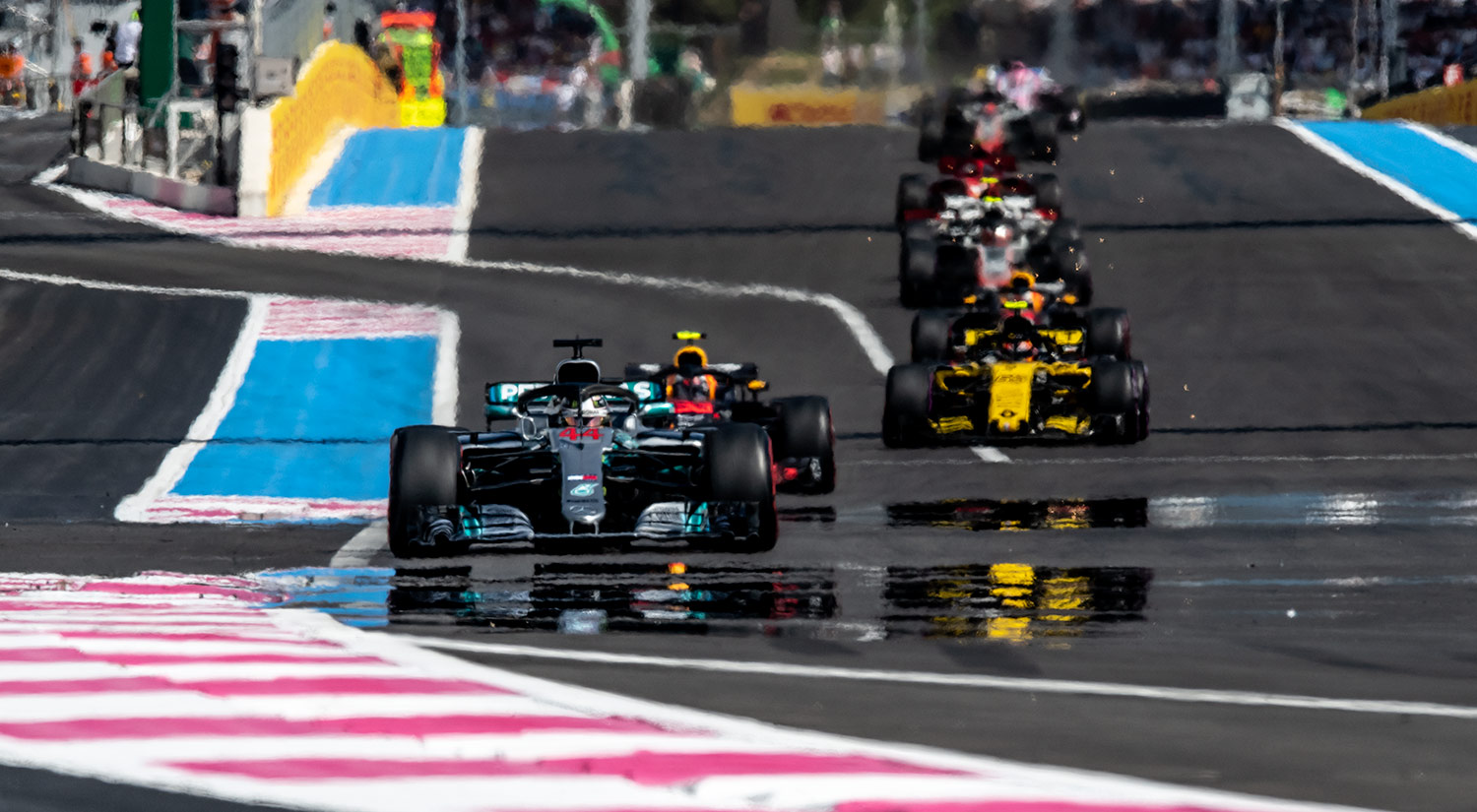 Lewis Hamilton leads, Circuit Paul Ricard,  2018