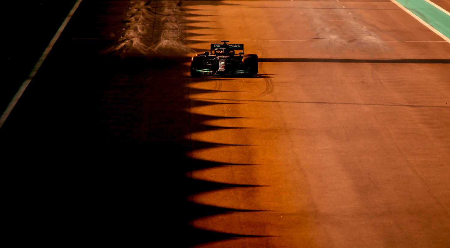 Lewis Hamilton - Mercedes AMG Petronas, Yas Marina Circuit, 2021